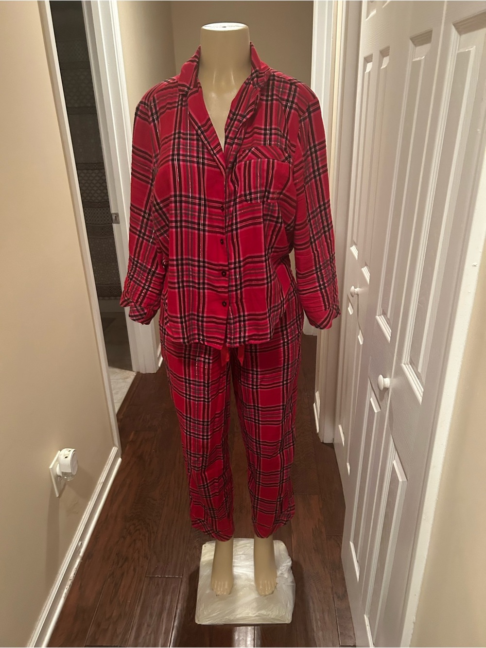 Victoria's Secret Red Plaid Button-Up Pajama /lounge wear Set